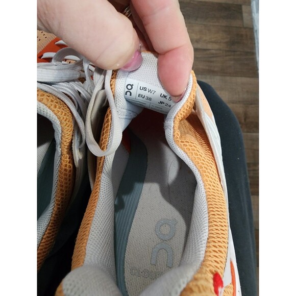 Women’s Size 7 On Cloud Running Athletic Shoes Orange/White - Picture 8 of 10